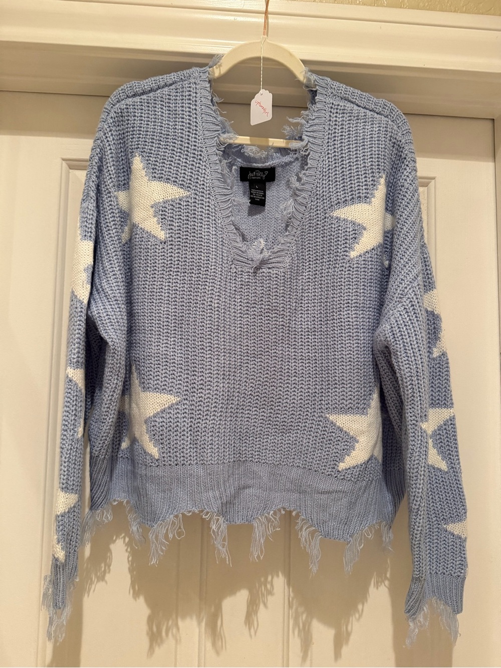 Frayed V-Neck Star Knit Sweater - Light Blue & White